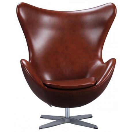 Arne Jacobsen. Fauteuil The Egg bekleed met diep cognackleurig